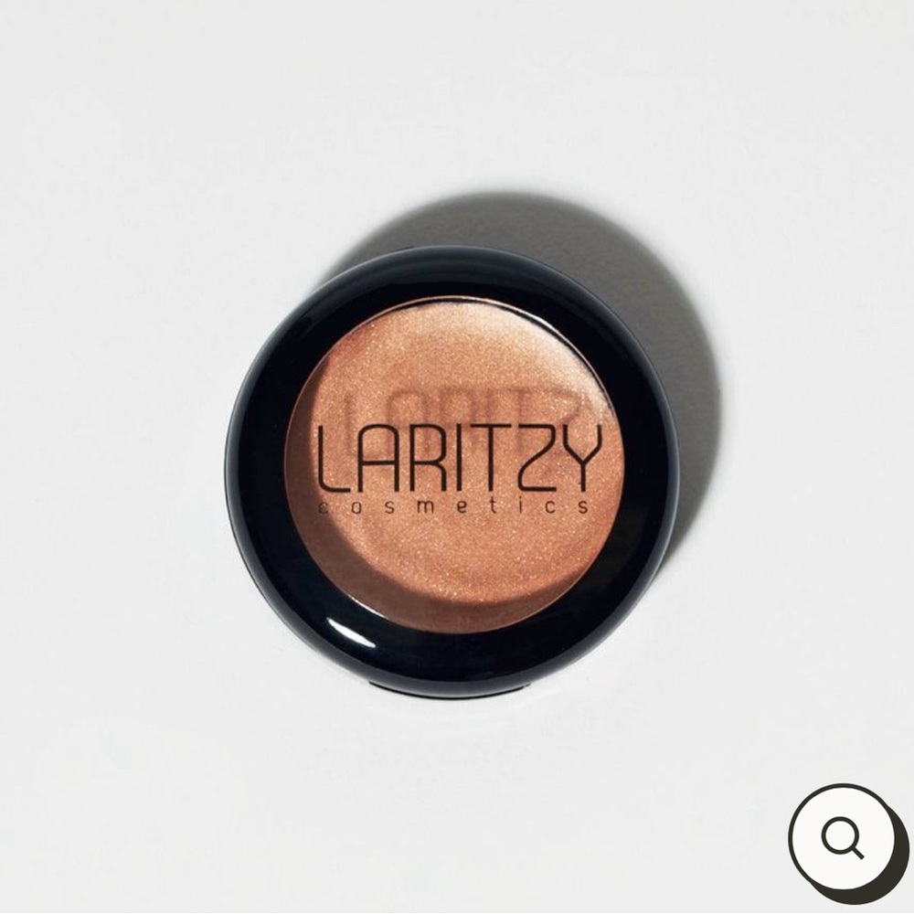 Laritzy cream highlighter
